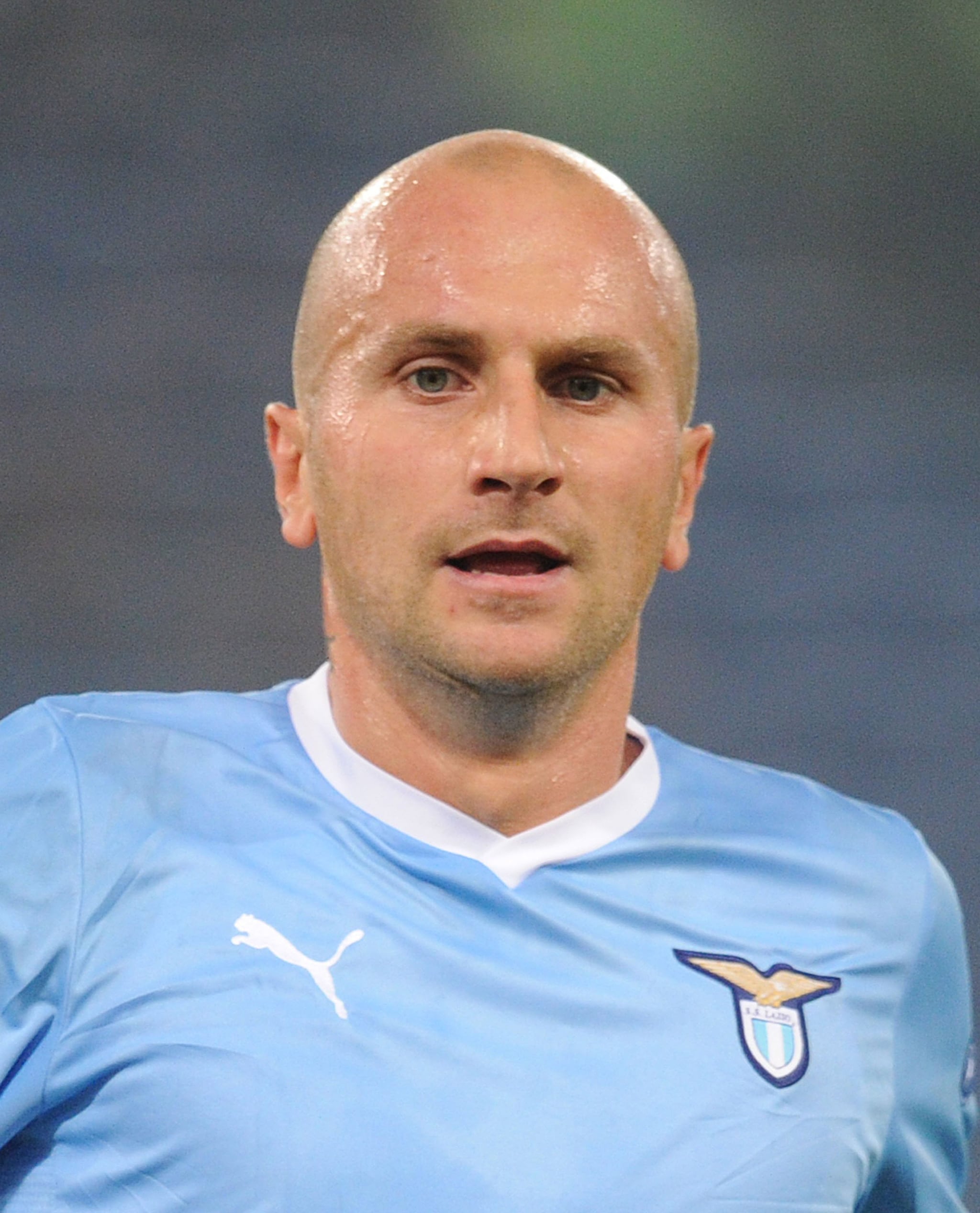 Tommaso Rocchi con la maglia della Lazio.