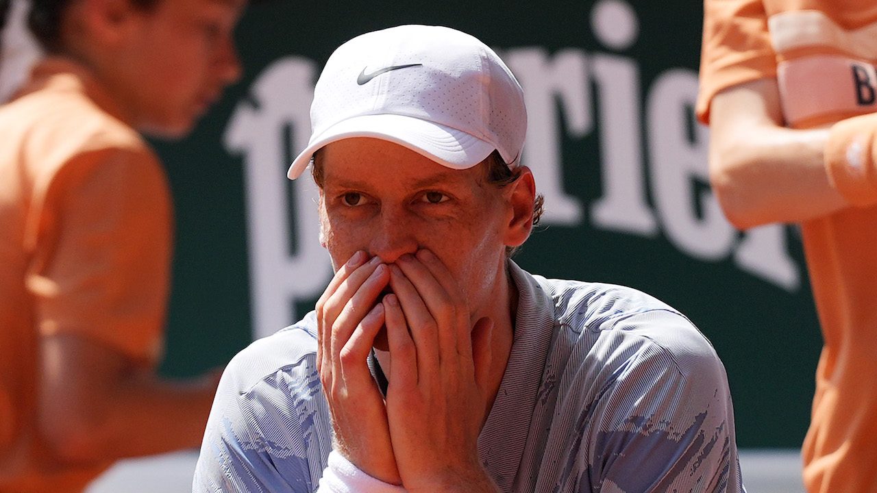 Chi diventa il favorito per vincere il Roland Garros 2026 dopo l'eliminazione di Sinner, secondo l'IA