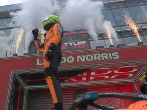 Lando Norris vince la Sprint Race a Miami, doppietta McLaren: terzo Leclerc, penalità per Antonelli