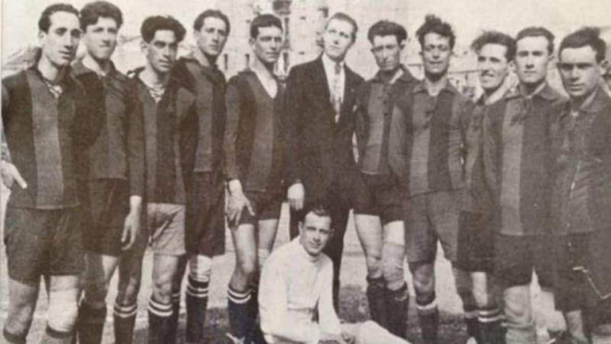 La formazione del Vado che conquistò la prima edizione della Coppa Italia nel 1922.