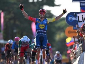 Vingegaard vince il Giro d’Italia 2026, Milan salva l’orgoglio italiano nell’ultima tappa a Roma