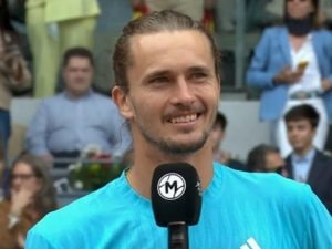 Zverev disarmato parla a Sinner: “Oggi non c’è nessuna possibilità contro di te. Dammi una pausa”