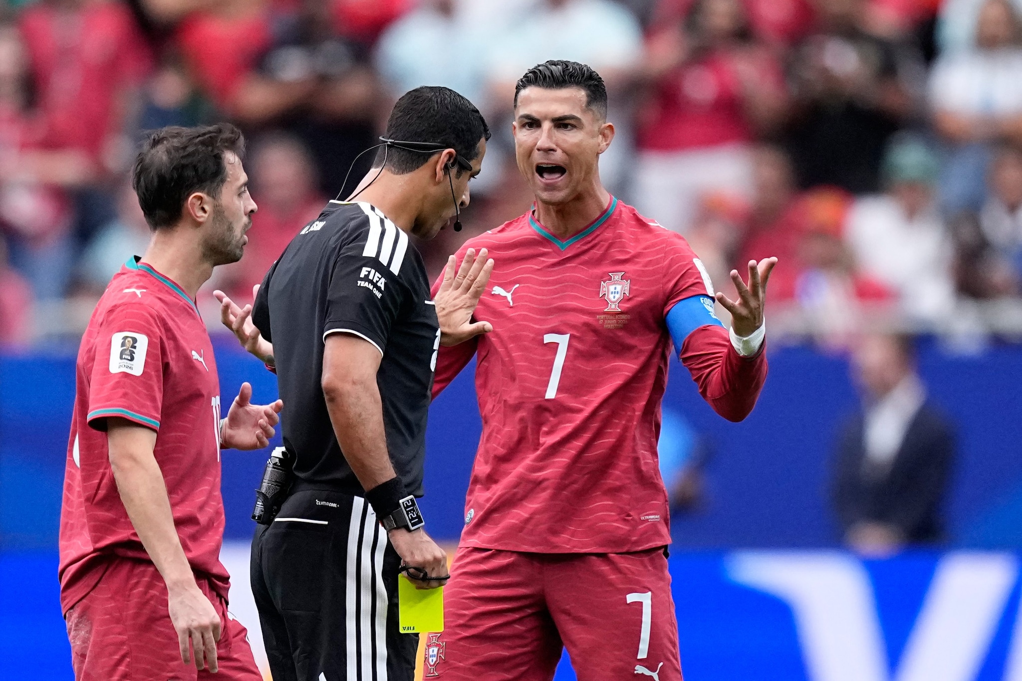 Per Cristiano Ronaldo esordio flop nel suo Portogallo: sommerso dalle critiche