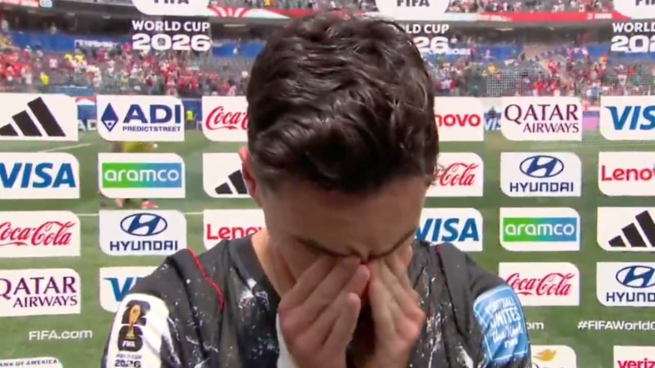 Eustaquio in lacrime dopo il gol ai Mondiali, ha perso entrambi i genitori: "È per la mia famiglia"