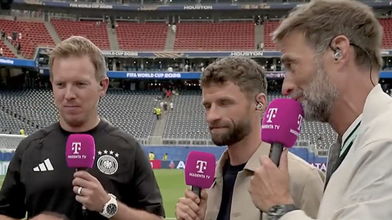 Klopp si umilia in tv per la battuta ai Mondiali: "A 59 anni sono un cretino, mi darei un pugno"