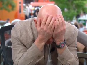 Agassi scopre del ritiro di Arnaldi al Roland Garros mentre è in TV: non riesce a crederci