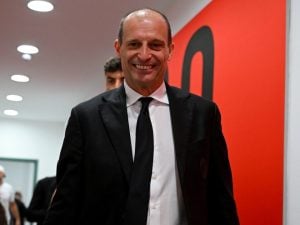 Allegri rescinde col Milan, c’è l’accordo: ora può firmare col Napoli, ma prima l’incontro per il mercato