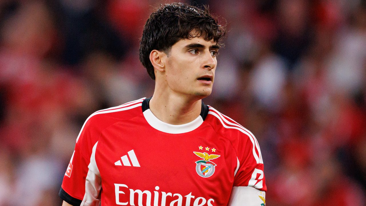 Calciomercato, news di oggi in diretta: Milan su Antonio Silva. La Juve lavora per Liberali, che piace tanto al Como. Inter-Napoli, che sfida per Khalaili