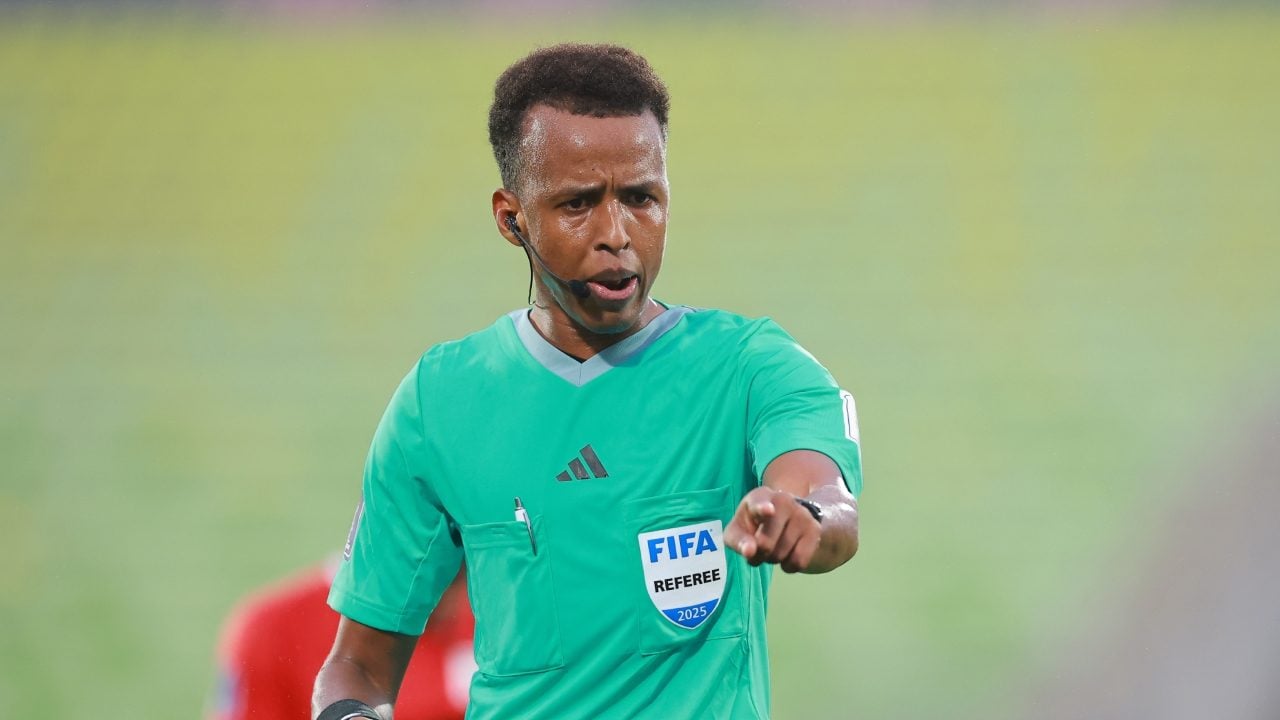 Gli Stati Uniti hanno negato l’ingresso al miglior arbitro africano, Omar Abdulkadir Artan, selezionato per i Mondiali 2026.