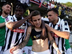 Ascoli da impazzire, è in Serie B: battuto 3-0 il Brescia in