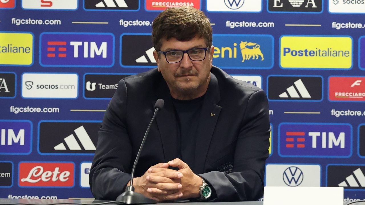 Baldini interrompe la conferenza prima di Lussemburgo-Italia: si commuove dopo la dedica ad un cane
