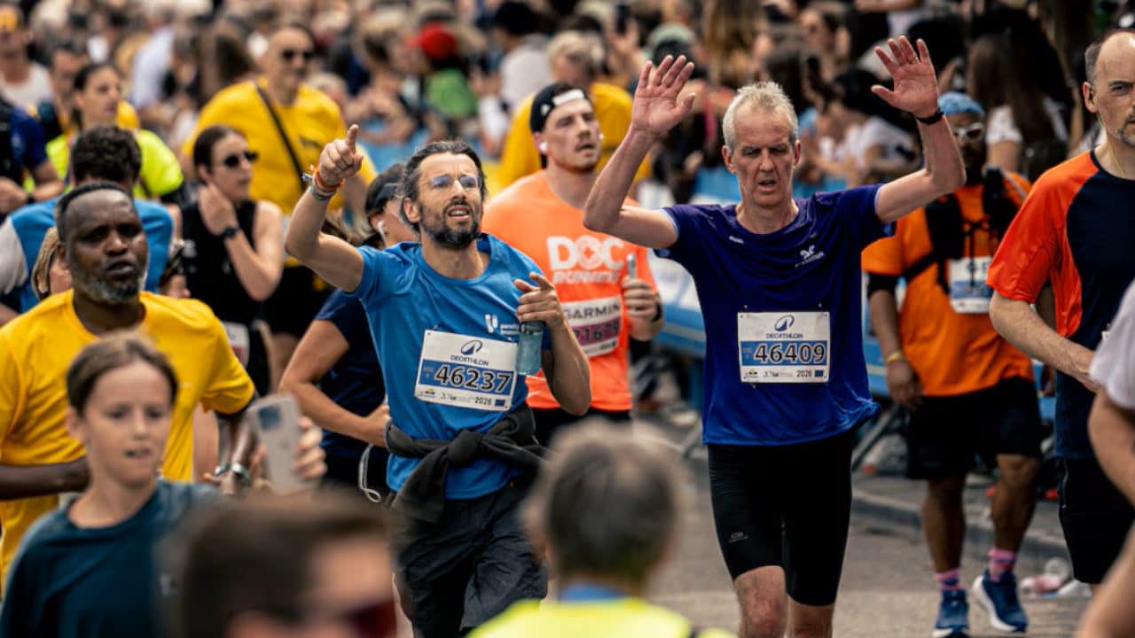 Maratona di Bruxelles al collasso per il caldo, soccorsi in tilt: "Sembrava un ospedale da campo"