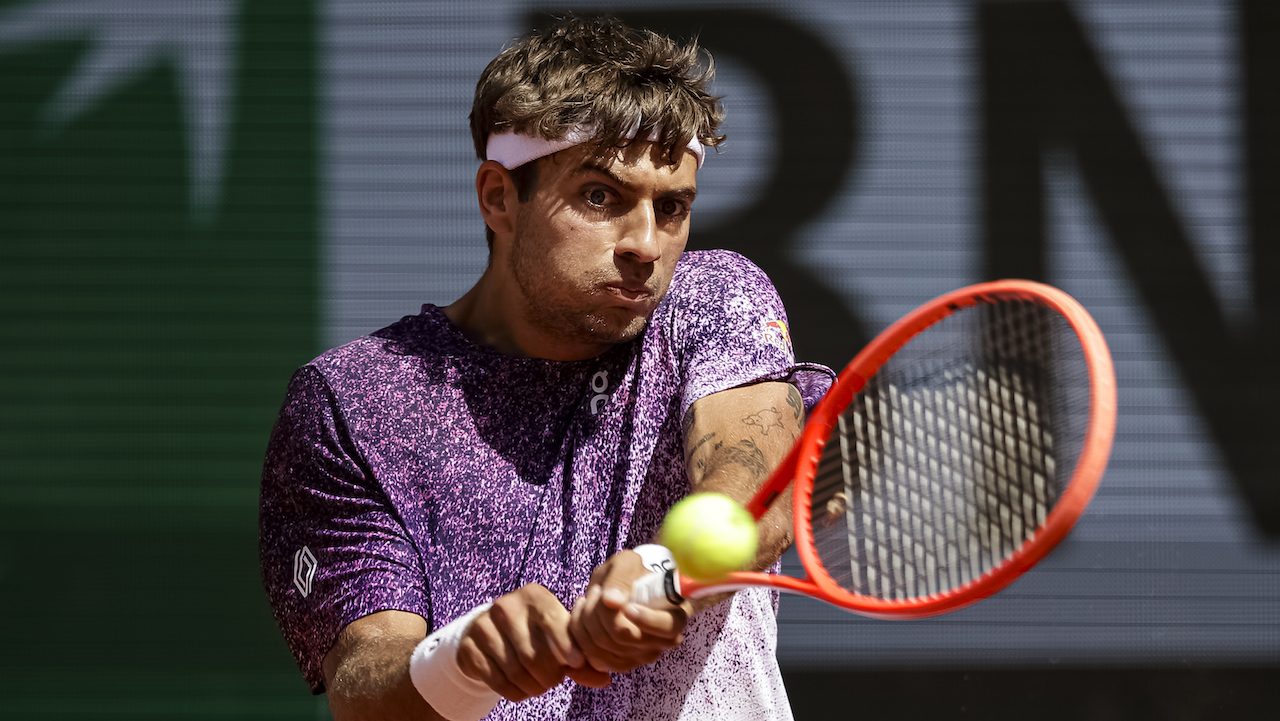 Roland Garros 2026, Cobolli vince con Auger Aliassime 4-6 6-4 6-4 6-4: Flavio è in semifinale a Parigi