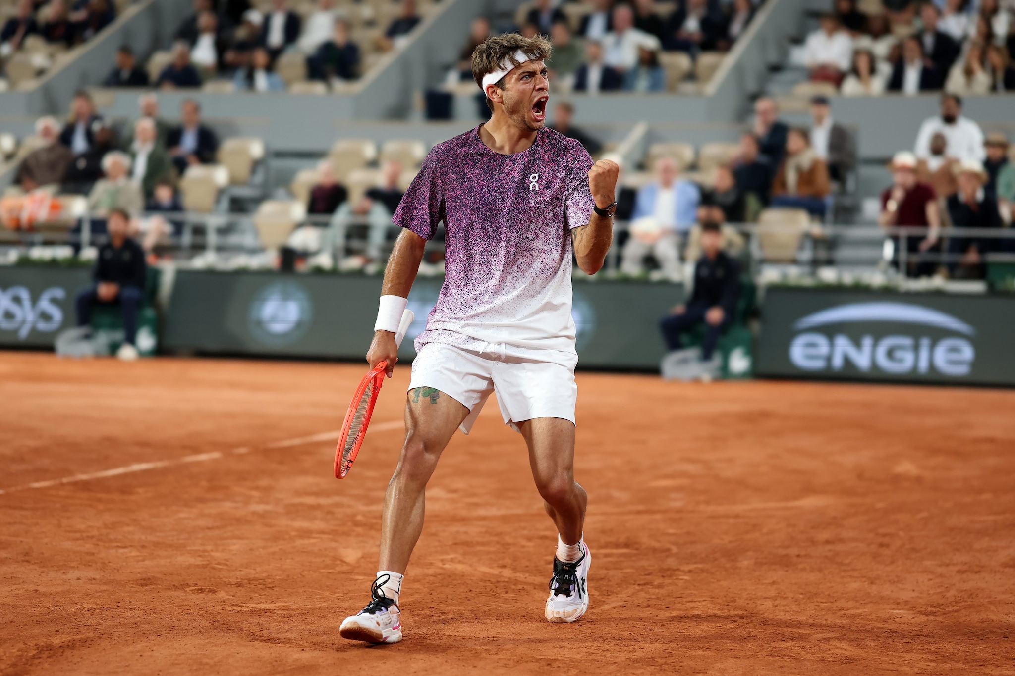 Cobolli in campo al Roland Garros.