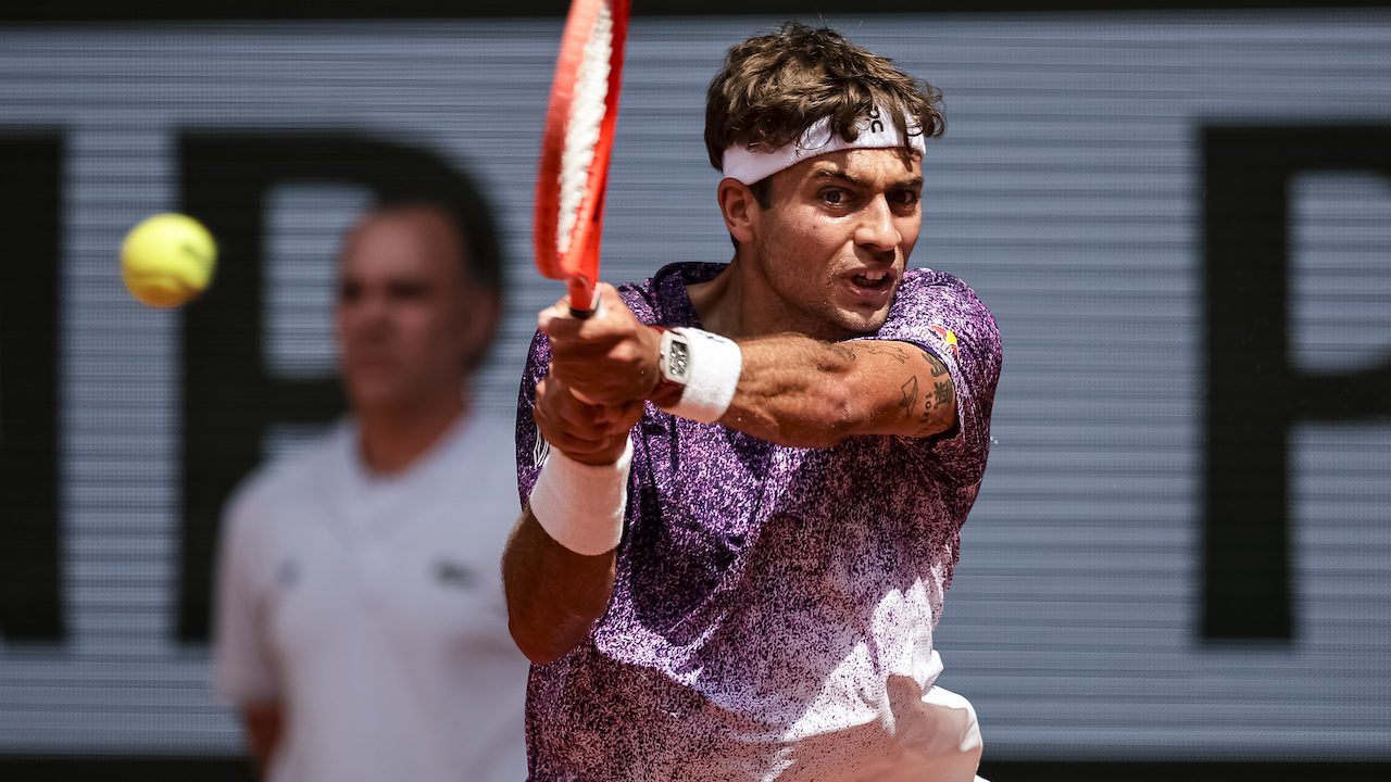 Cobolli-Svajda al Roland Garros, la sfida in diretta: Flavio a caccia dei quarti di finale a Parigi