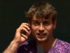 Cobolli batte Svajda e vola ai quarti col brivido al Roland Garros: “Me la sono fatta sotto”