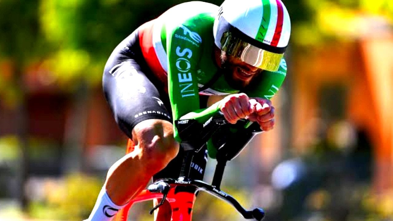 Ganna domina e si conferma campione italiano in crono, Affini cade e preoccupa: Tour a rischio