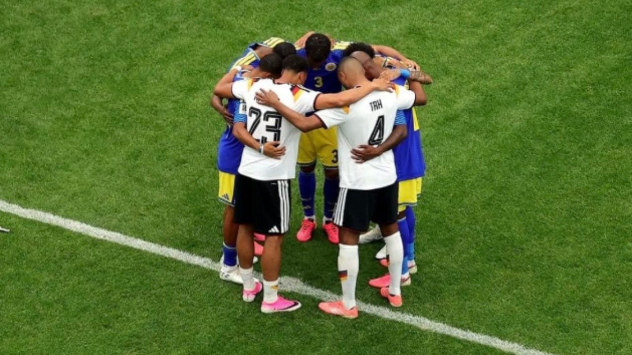 Germania e Curaçao pregano insieme dopo la partita: il video con Jonathan Tah e Felix Nmecha diventa virale
