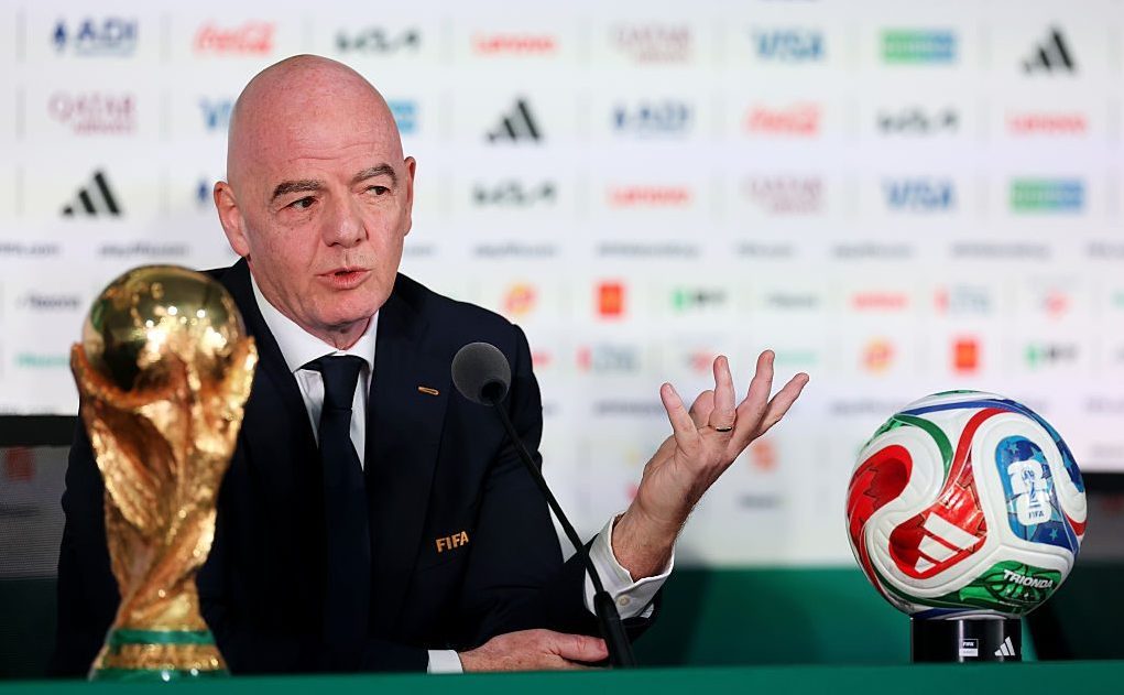 Il numero uno del calcio mondiale durante la conferenza stampa alla vigilia della Coppa.