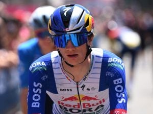 Giulio Pellizzari: “Brucerò tutti i pettorali e le maglie. Non voglio nessun ricordo di questo Giro”