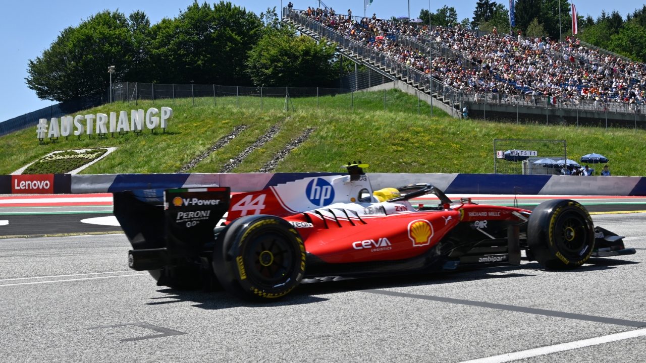 Formula 1, oggi le qualifiche del GP Austria: orari TV8 e Sky e dove vederle in diretta e streaming, Ferrari sfida Mercedes per la pole