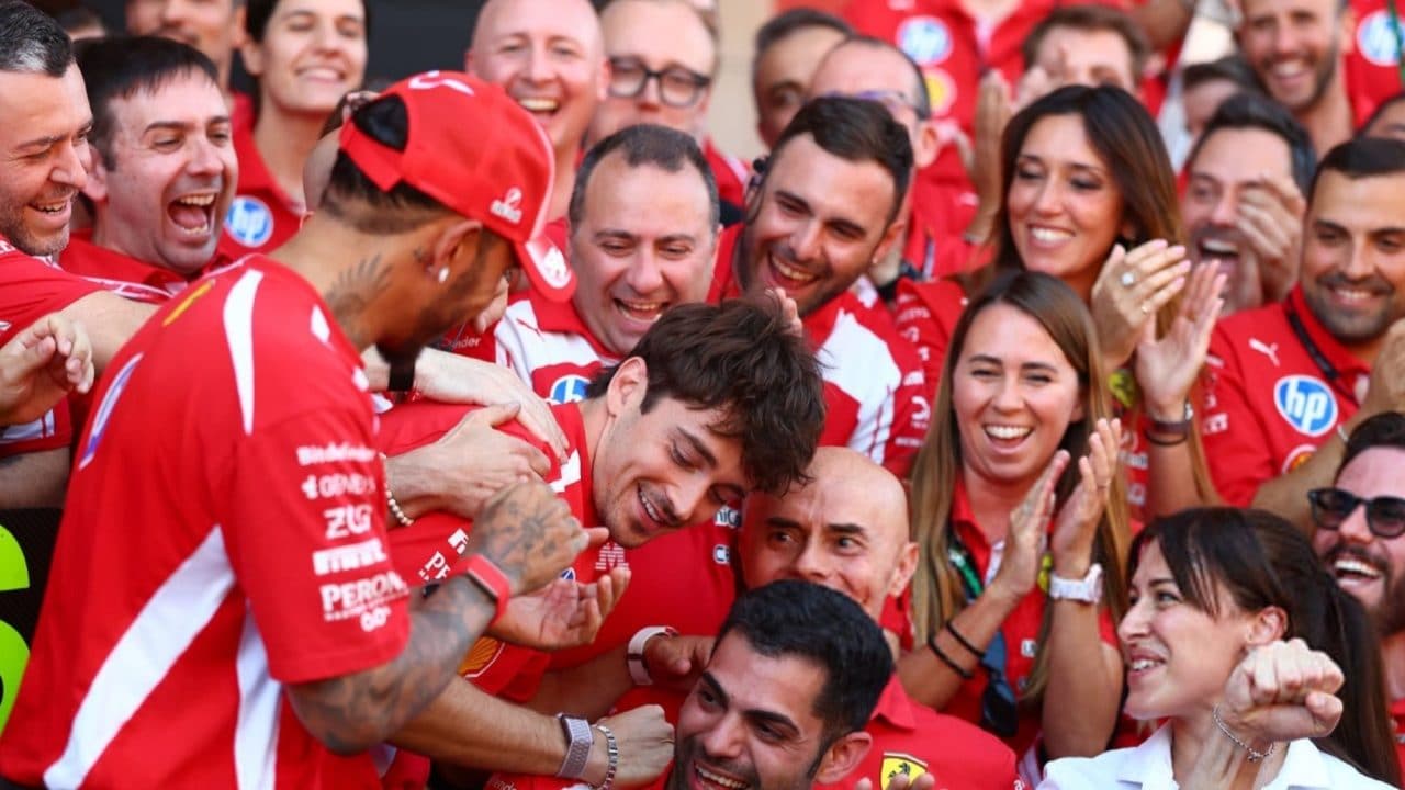 Questa foto di Hamilton a Barcellona racconta perché ora la Ferrari può davvero puntare al Mondiale F1