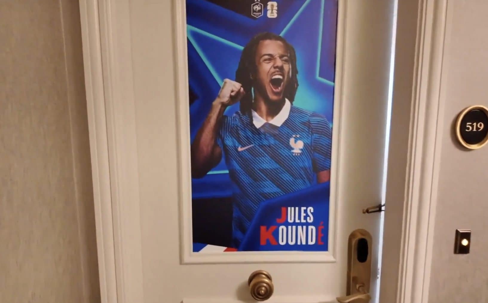 Ogni giocatore ha la propria figurina sulla porta della camera