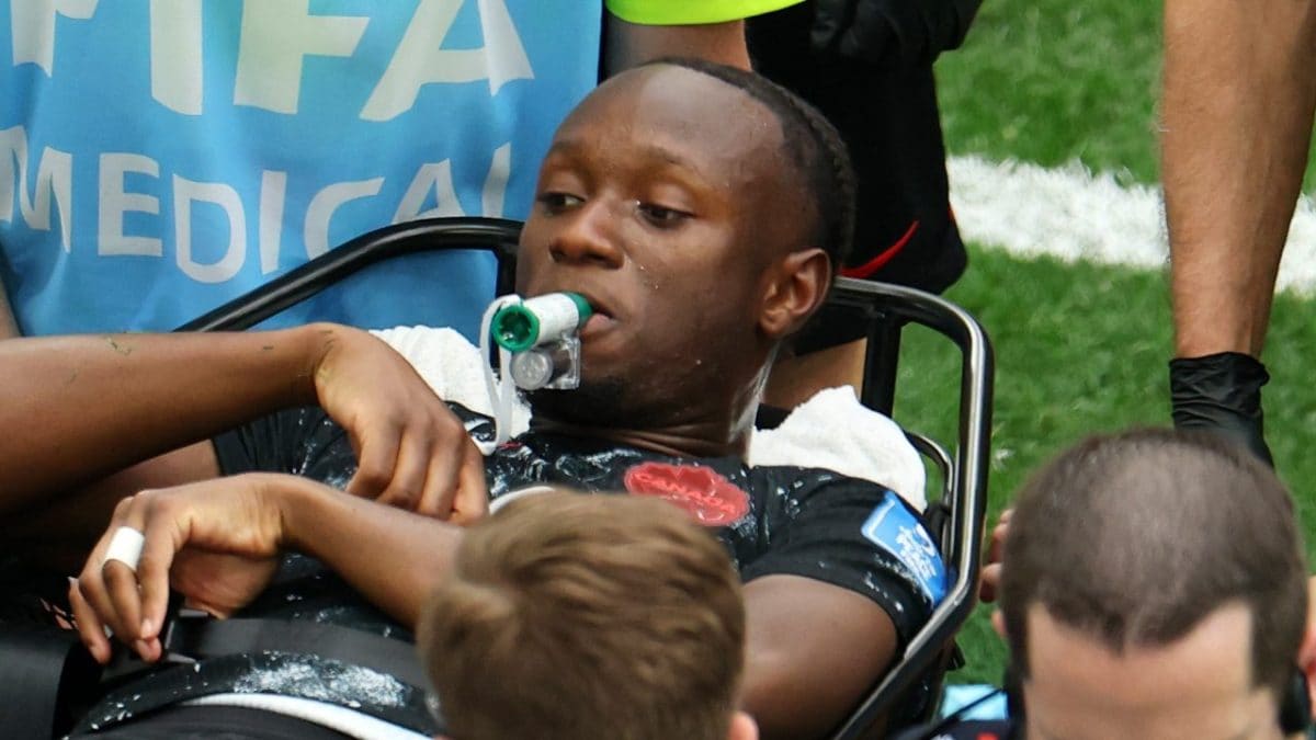 Ismael Koné inala un farmaco analgesico per lenire il dolore dell’infortunio: è Penthrox.