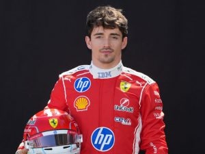 La Ferrari blinda Leclerc con un rinnovo “pluriennale”: “È la squadra che ho sempre amato”