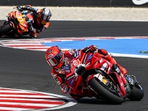 MotoGP oggi, Marc Marquez in pole per la gara del GP Ungheria: orari TV su TV8 e Sky e dove vederla in diretta e streaming