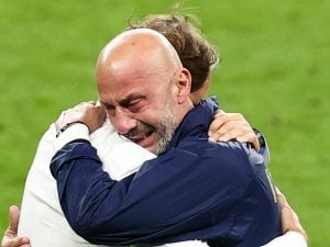 Mancini e Vialli, l’ultima grande lezione: “Non sprecate nulla. E quell’abbraccio a Wembley racconta tutto”