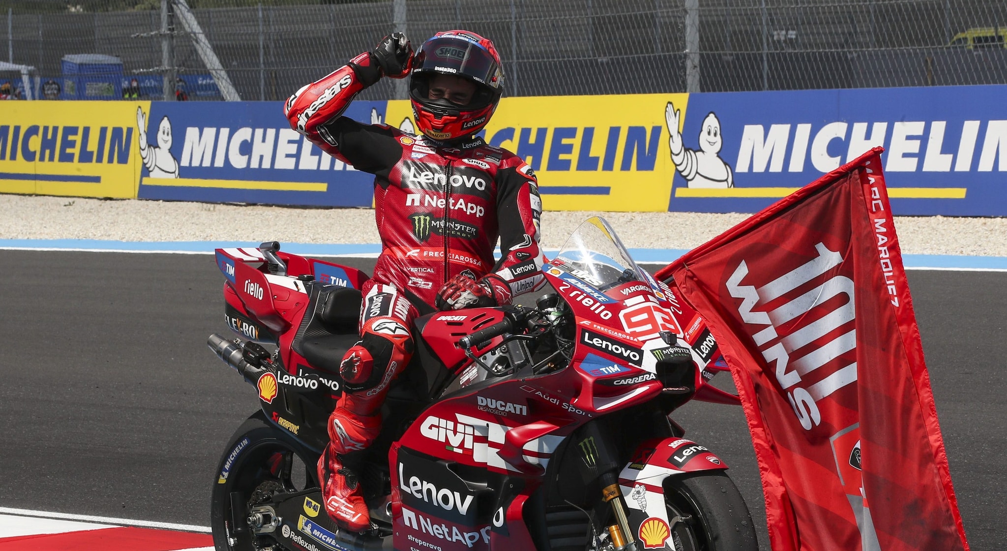 MotoGP Ungheria, la gara di oggi in diretta LIVE: Marquez, 100ª vittoria! Acosta e Bagnaia sul podio. Classifica e ordine di arrivo