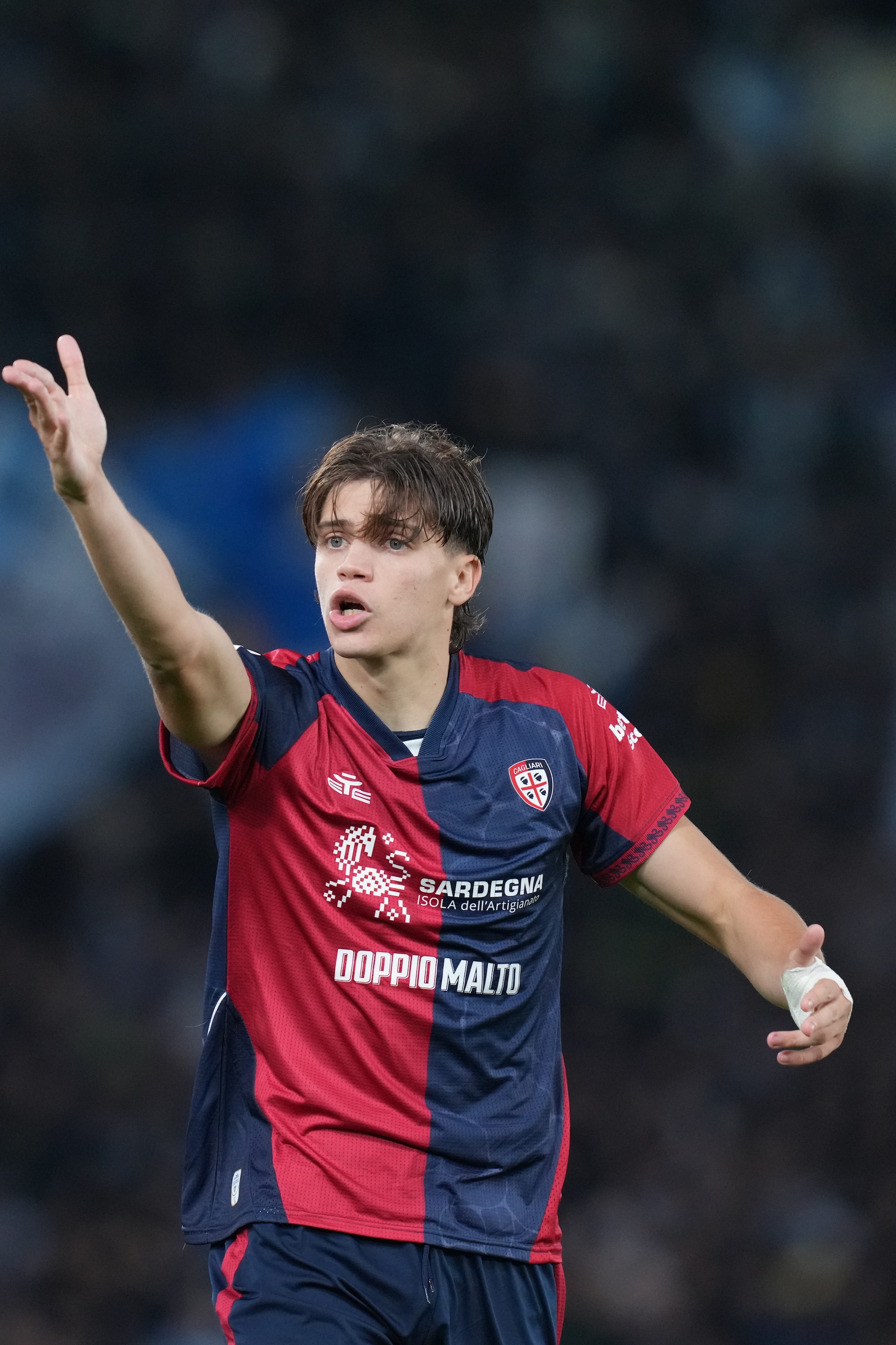 Marco Palestra in azione con la maglia del Cagliari.