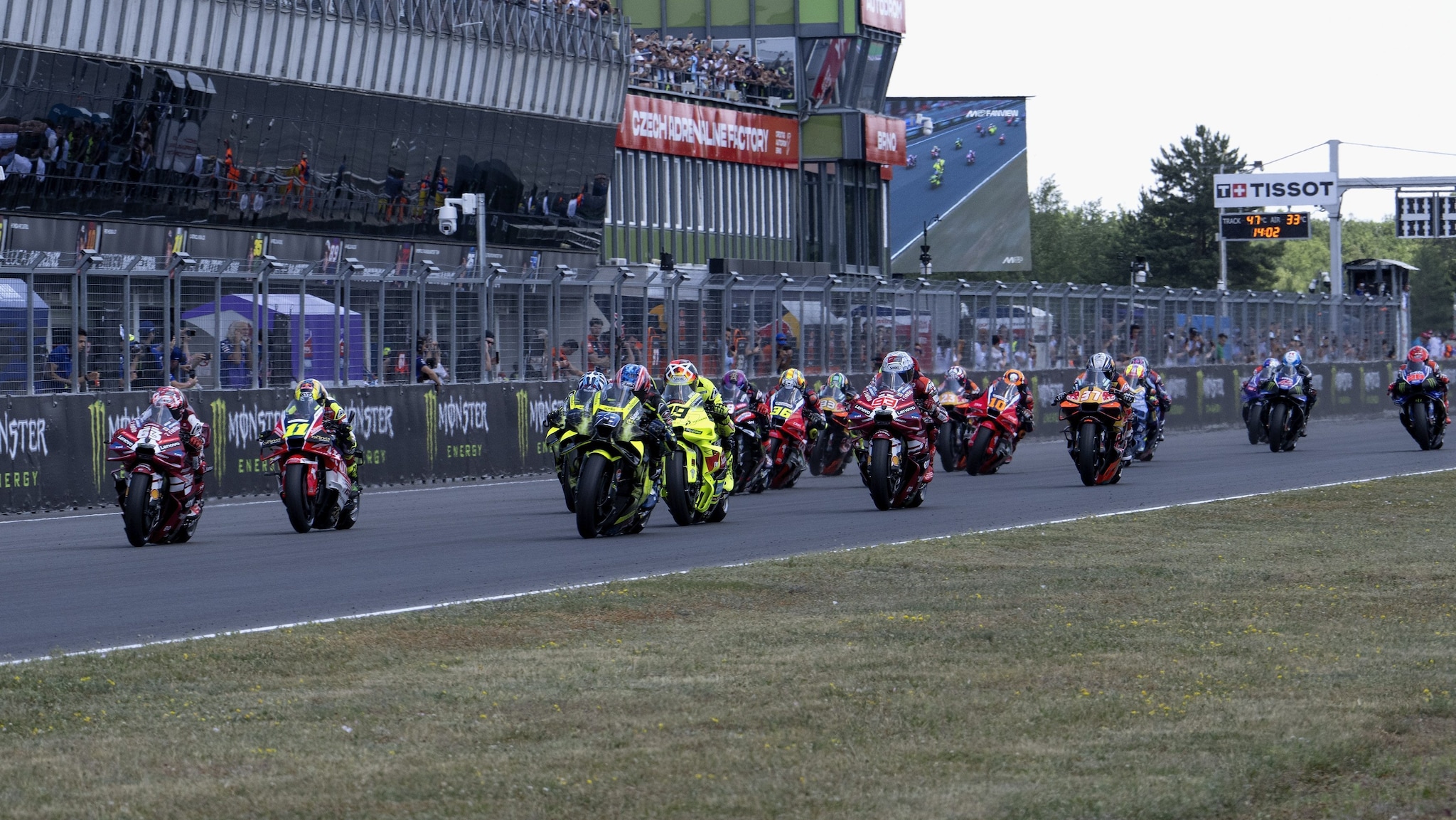 La MotoGP cambia le regole a Mondiale in corso: bandito l'abbassatore e modifiche alla griglia di partenza