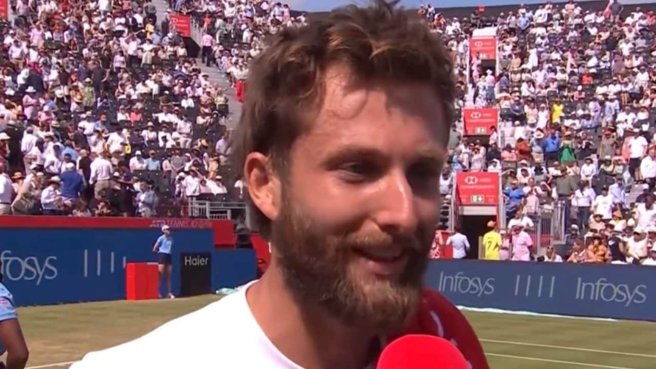 Corentin Moutet multato pesantemente per l'intervista zeppa di parolacce al Queen's: andrà in perdita