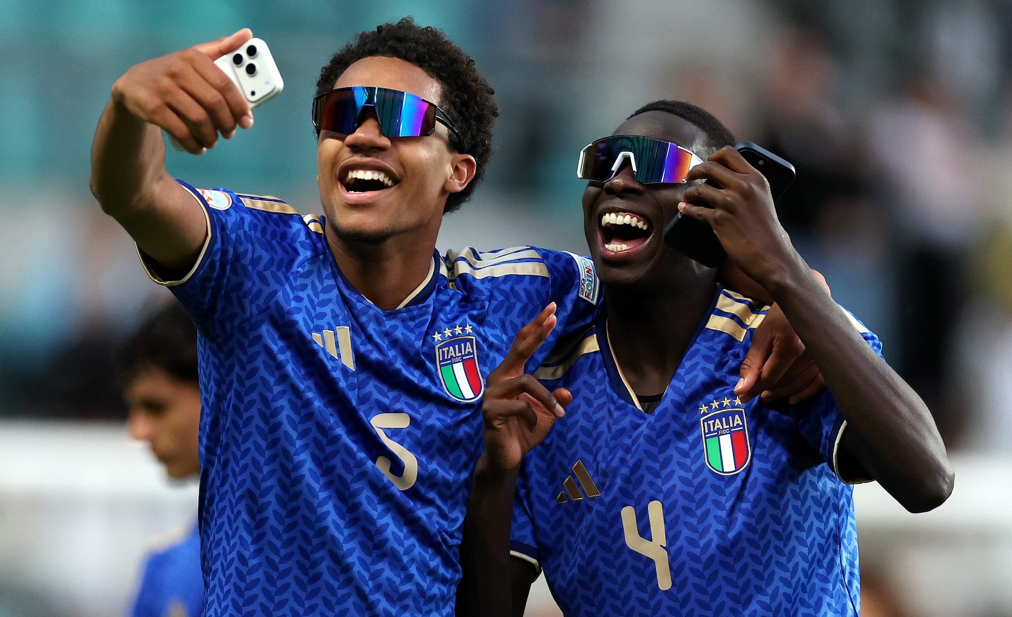 Ludovico Varali e Djibril Diallo festeggiano la conquista del titolo continentale a fine match.