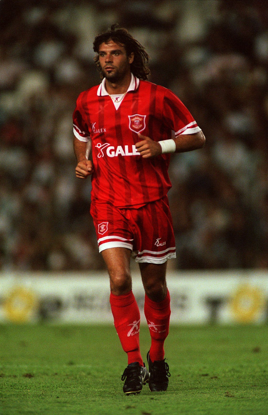Marco Negri in azione con la maglia del Perugia: al suo primo anno in Serie A segnò 15 gol senza rigori.