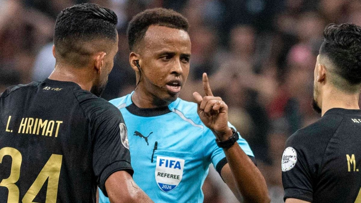 Omar Artan, l’arbitro somalo designato dalla Uefa per la finale di Supercoppa europea.