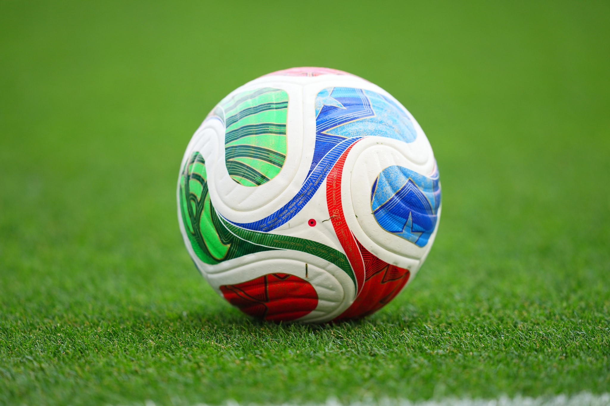 Adidas Trionda, il pallone ufficiale dei Mondiali 2026.