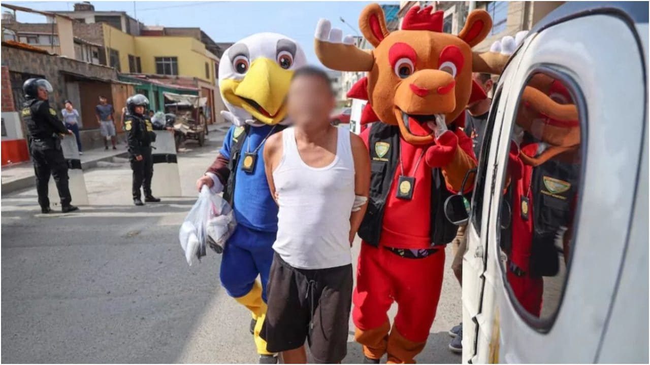 Arrestato un narcotrafficante con un blitz di agenti travestiti da mascotte dei Mondiali 2026