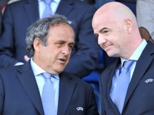 A tre giorni dai Mondiali, Platini porta in tribun