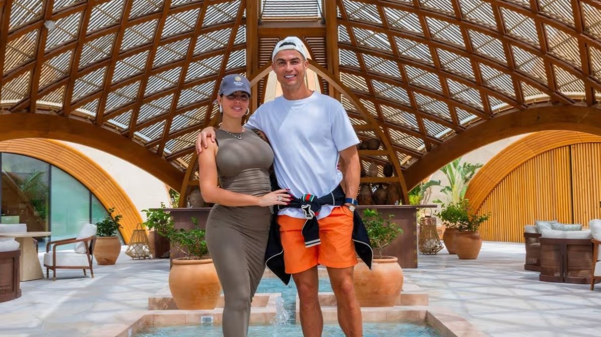 Cristiano Ronaldo con Georgina, la loro famiglia è costituta da 5 figli