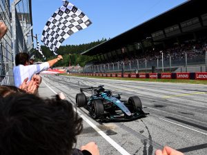 https://staticfanpage.akamaized.net/wp-content/uploads/sites/27/2026/06/russell-risorge-gp-austria-verstappen-antonelli-ferrari-dispersa-cosa-successo-300x225.jpg