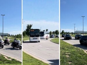 L’impressionante scorta al pullman dell’Argentina ai Mondiali: oltre 30 mezzi e cordoni anti tifosi
