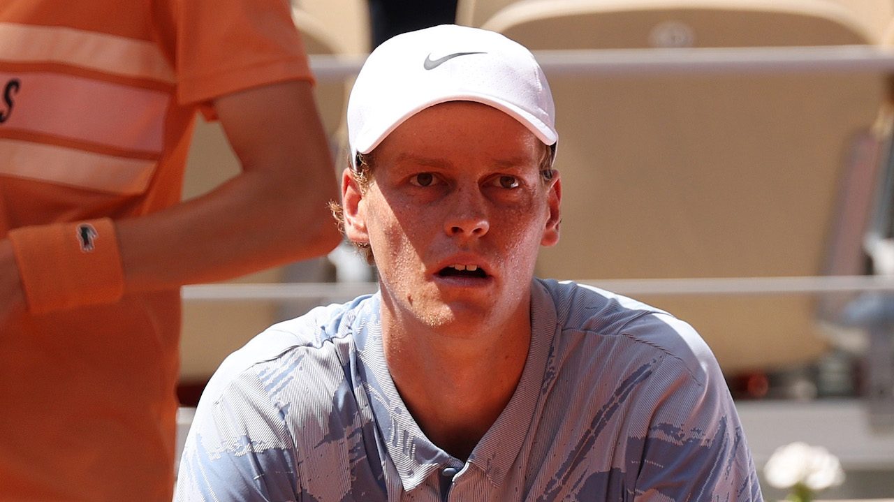Jannik Sinner in ospedale al San Raffaele di Milano per accertamenti dopo il malore al Roland Garros