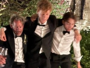 Jannik Sinner partecipa al matrimonio di Mondo Duplantis