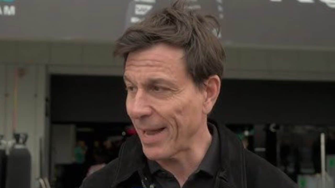 Toto Wolff arrabbiatissimo dopo il GP Barcellona: "Abbiamo perso due volte, errori inaccettabili"