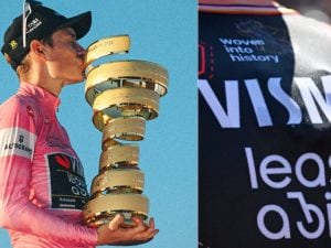 Jonas Vingegaard si prende il Giro e la Tripla Corona, la Visma lo incorona: “Intessuto nella storia”