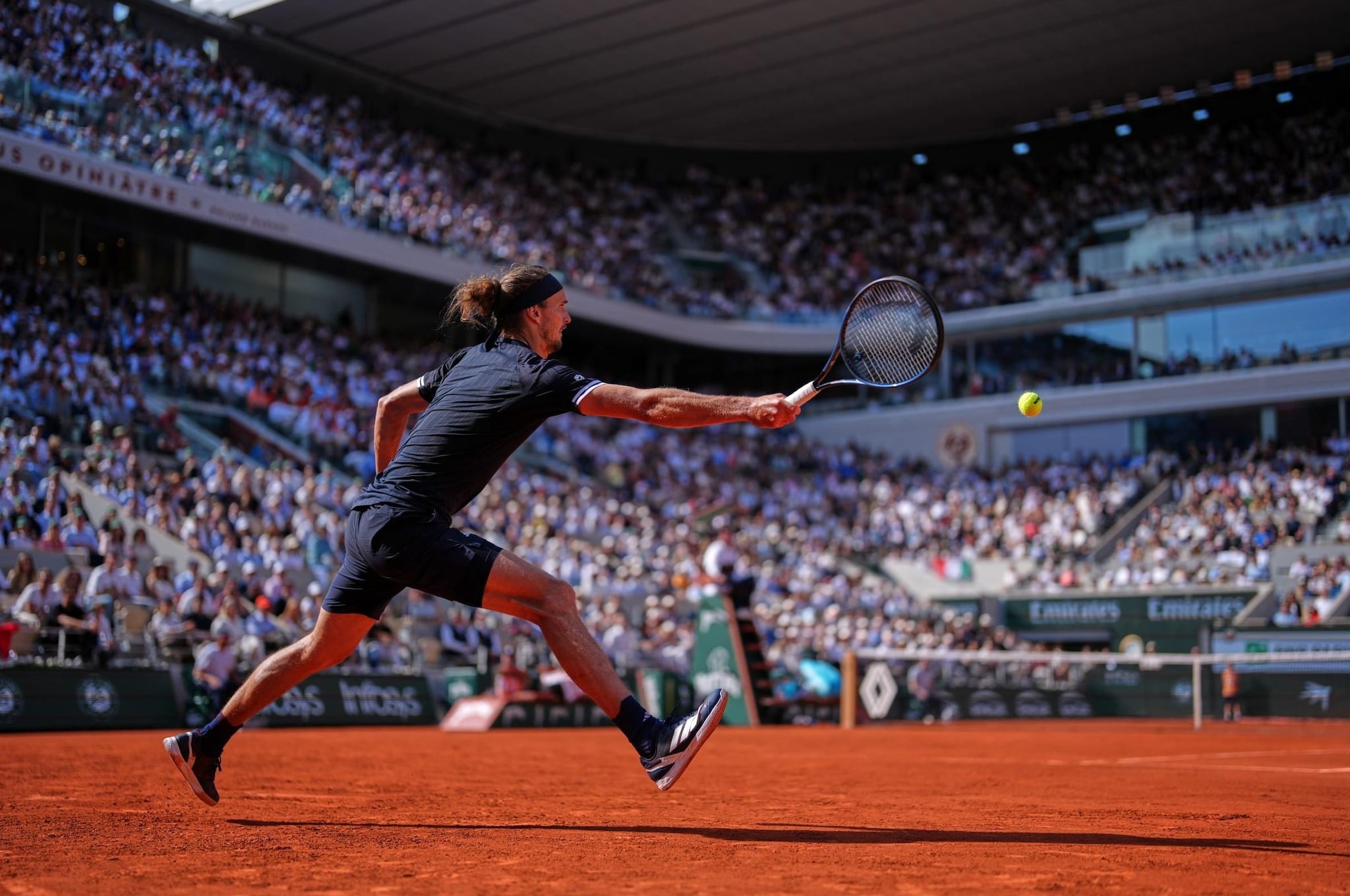 Il successo del tennista tedesco è arrivato in cinque set.