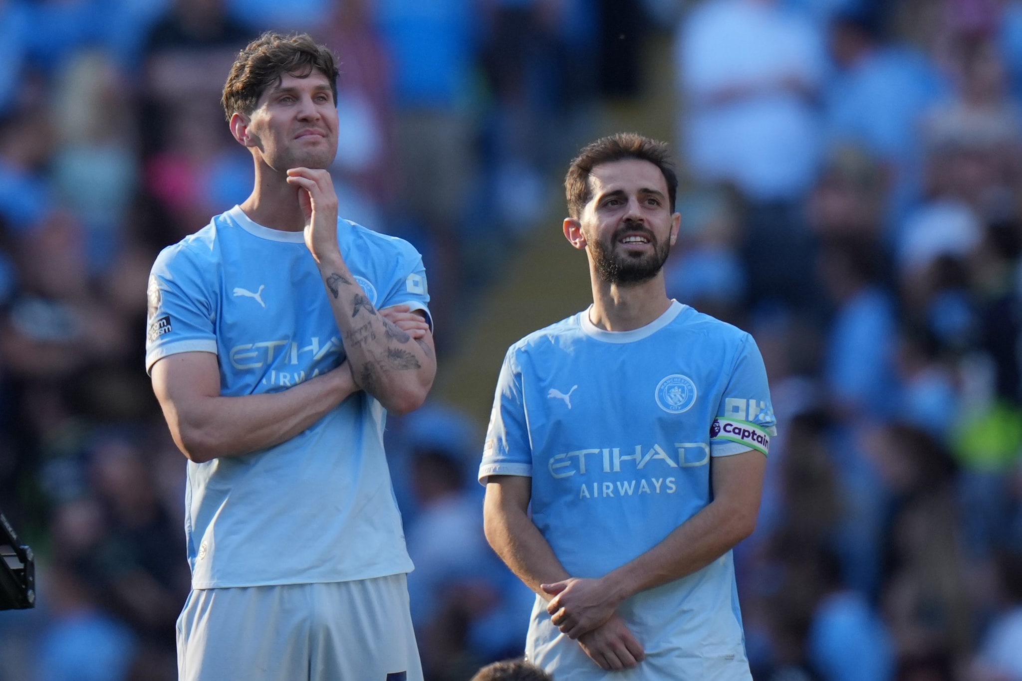 Alla fine della stagione Stones ha dato un addio commosso al City che lo ha festeggiato assieme a Bernardo Silva
